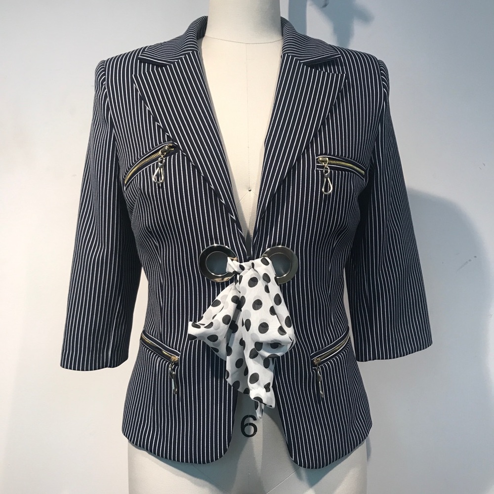 3/4 sleeve blazer with front tie